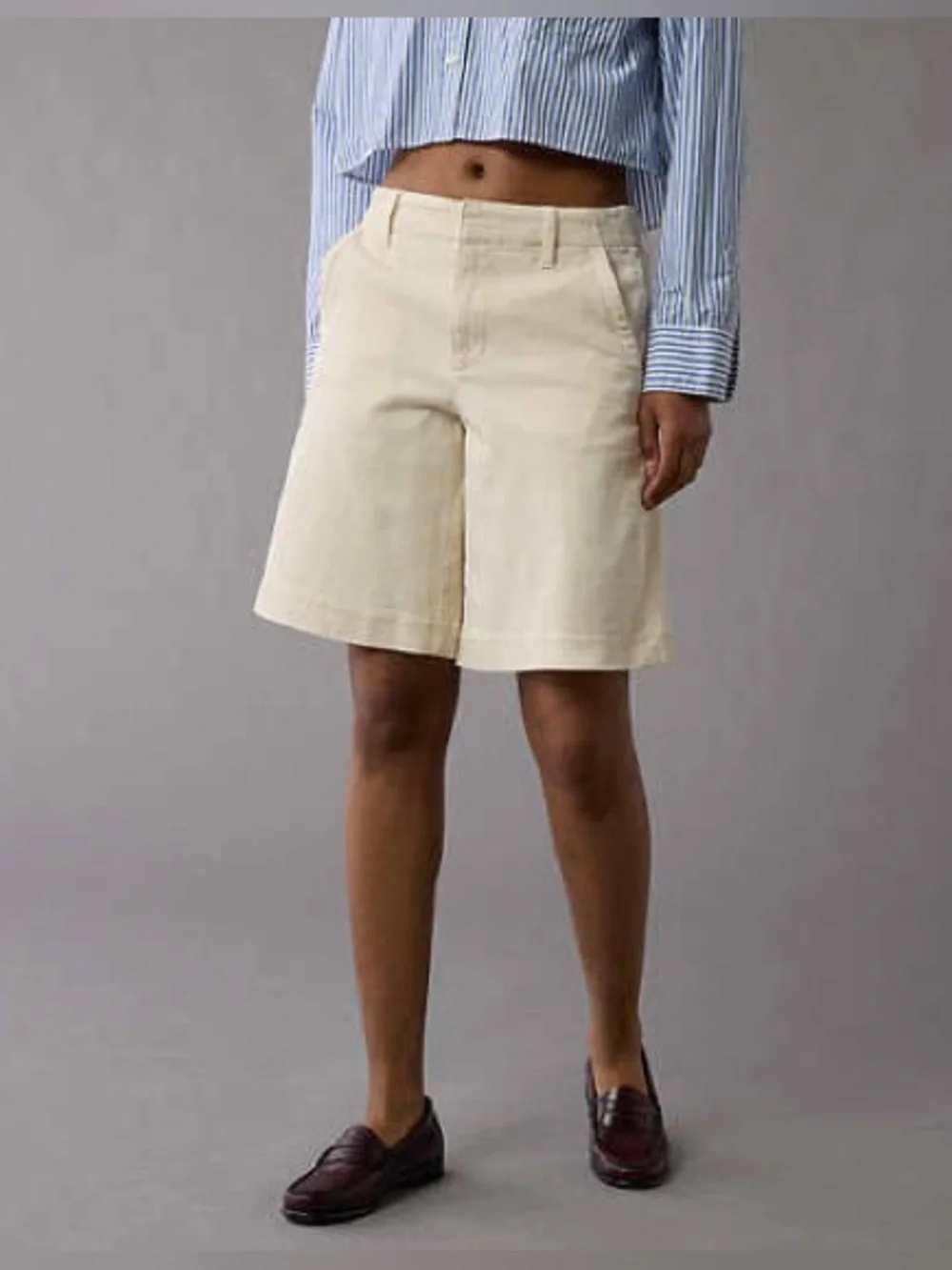 American eagle Stretch Low-Rise Baggy Bermuda Shorts size 6 light tan